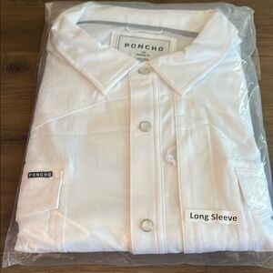 White Dress Shirt with Classic Collar and Long Sleeves